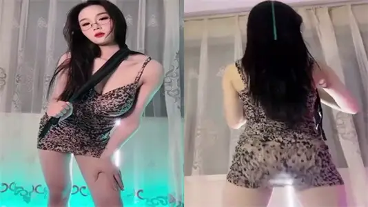 Dou Yu Goddess Hot Strip in November the latest local tyrants custom 1000 yuan welfare taste inside shake buttocks 3