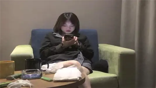 91 little girl with short hair after 00