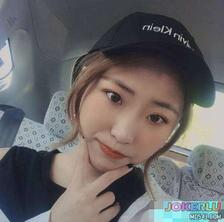 Green Hat Man Looking for Driving Fans to Play with Wife Li Yuxin