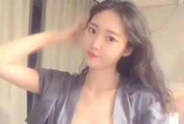 Pure student younger sister tender cave compact juicy child Yan Meng younger sister wants to refuse to welcome riding position coquetry