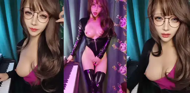 Beautiful Yujie Anchor [Carolina] Sexy Piano Teacher Attends Class with Jumping Eggs, Changing Leather Dress to Seduce Students and Into Explosive Exercises