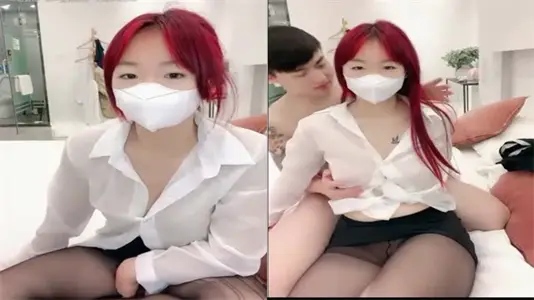 Red-haired hot girl black silk temptation, fat buttocks hairless tender hole by her boyfriend crazy thrash to play!